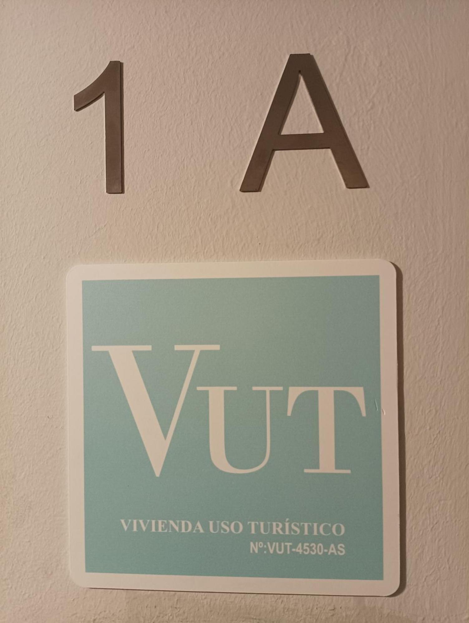 Centro-Gascona Con Terraza, Garaje Y Wifi Gratuito Apartment Oviedo Bagian luar foto